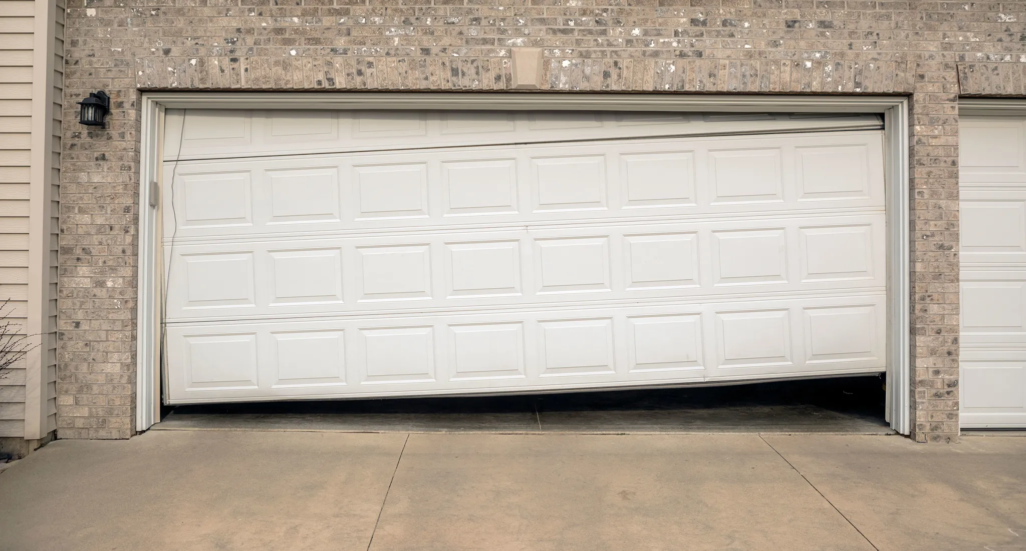 Box Truck Roll Up Door Replacement in Olathe, KS